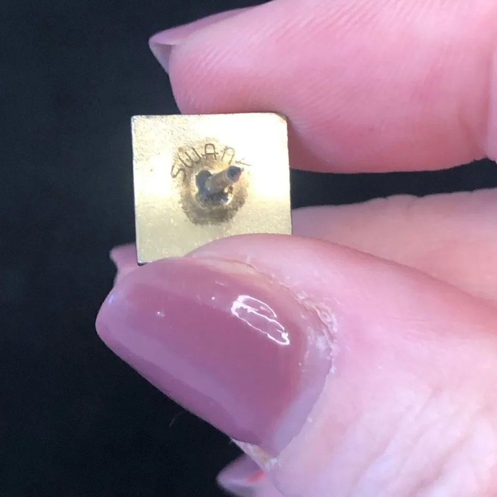 vintage mcm swank gold tone‎ starburst with textured background tie tac